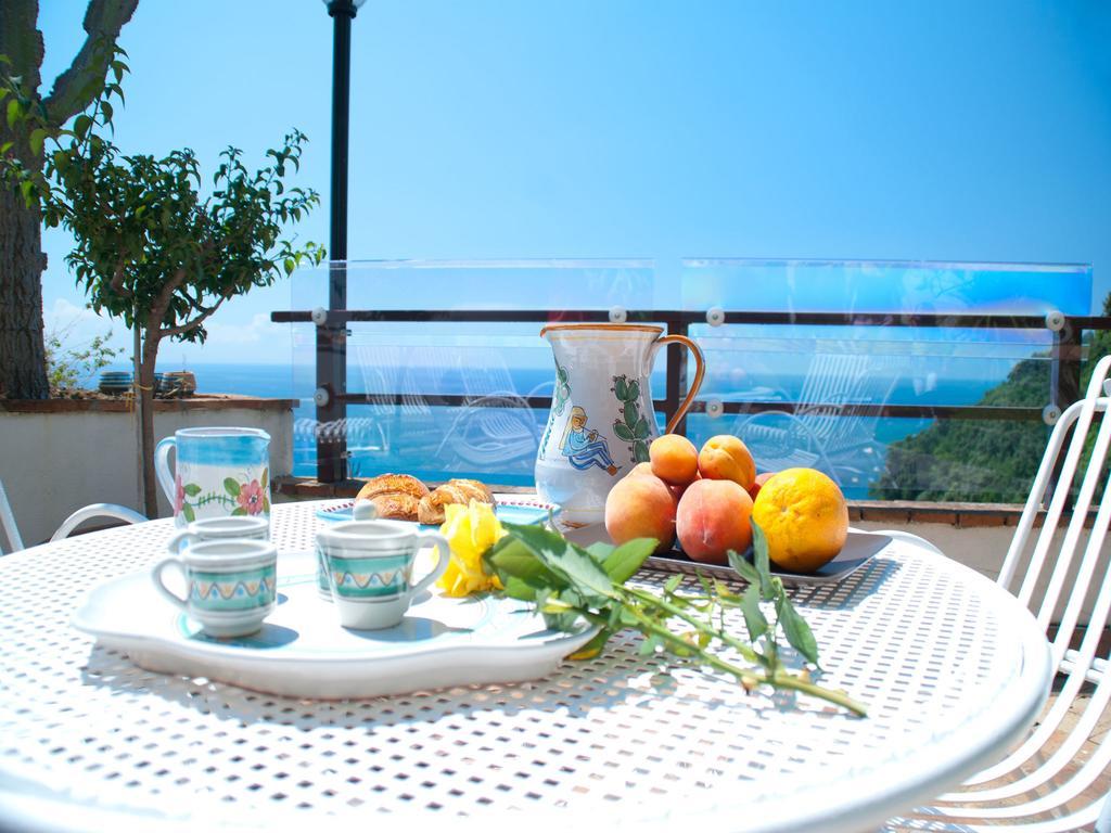 Il Nido Del Gabbiano Acomodação com café da manhã Vietri Quarto foto